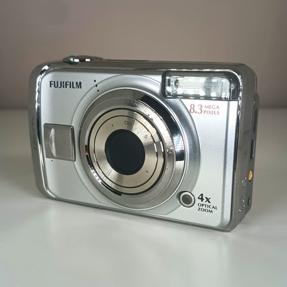 FUJIFILM FINEPIX A820 DIGITAL CAMERA + WATERPROOF CASE + 1GB SD MINT L@@K FREE P, photo 1 of 5