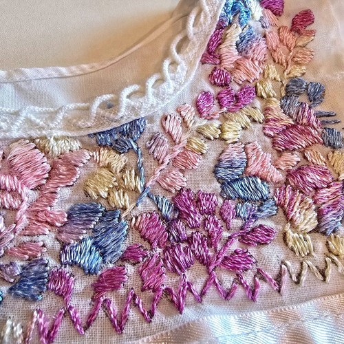Vtg Mexican Hand Embroidered Baby Top Oaxacan San Antonino Muñequita Silk 18M - Picture 4 of 6