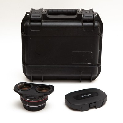 Canon RF 5.2mm f/2.8L Dual Fisheye 3D VR Lens + Case * Clean & Barely-used!