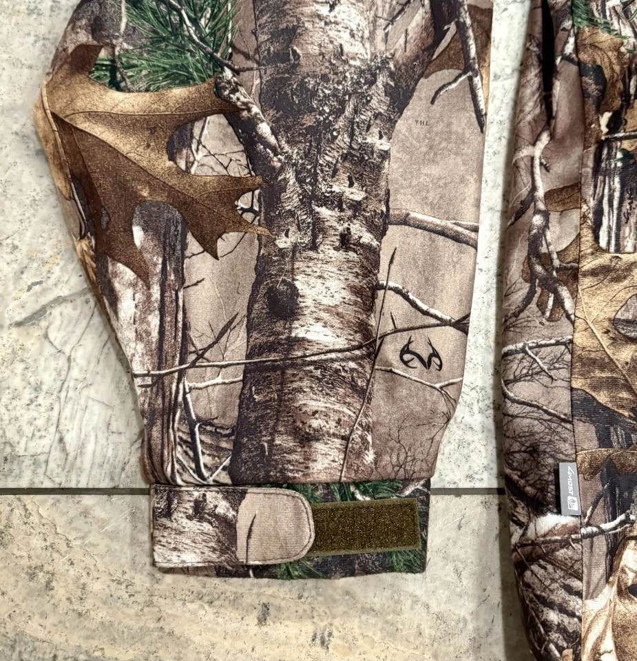 Cabela's Hunting Jacket Hooded Realtree Camo Mesh Lined 3X Tall Mesh Lined Light - Image 3 of 4
