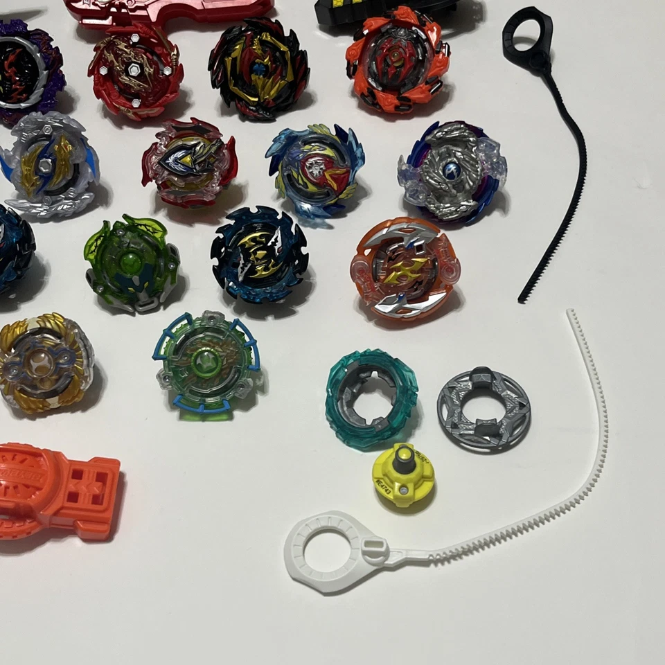 Enorme Lote de 20+ Lanzadores Beyblade Hasbro Tomy Metal Plast Fusion Ripcords + MÁS Foto 4 de 4