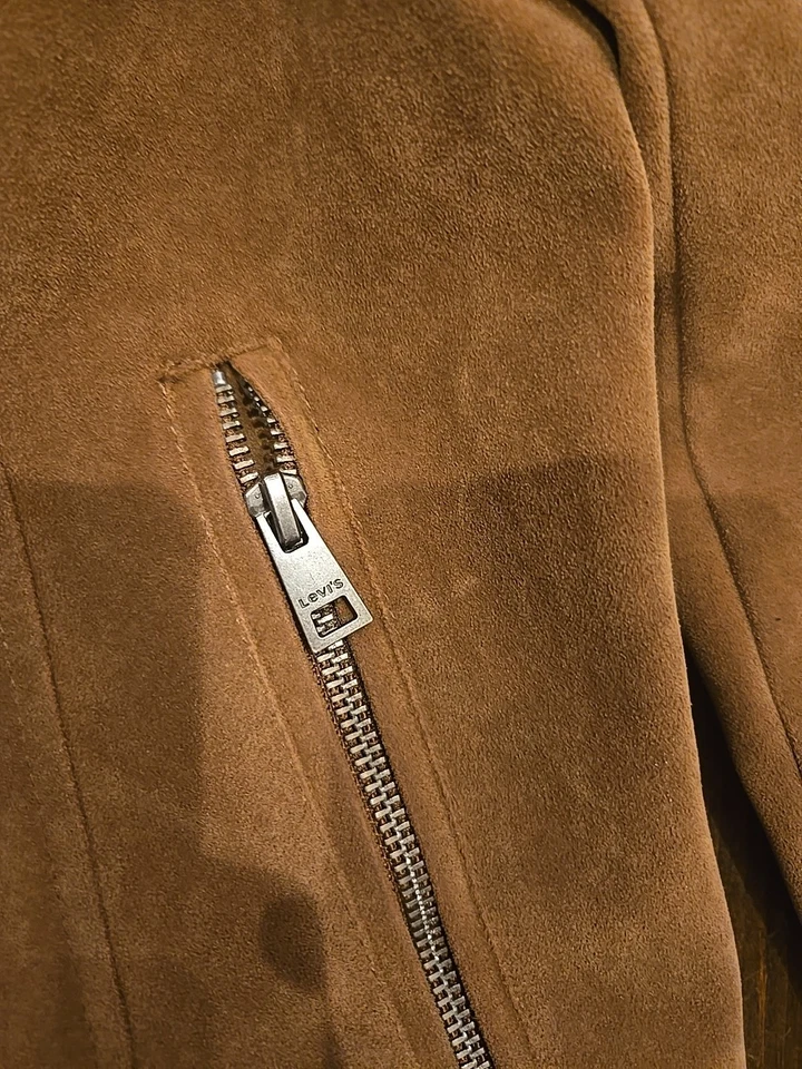 Jaqueta de motociclista Levi’s feminina couro camurça sintética - média - Imagem 4 de 4