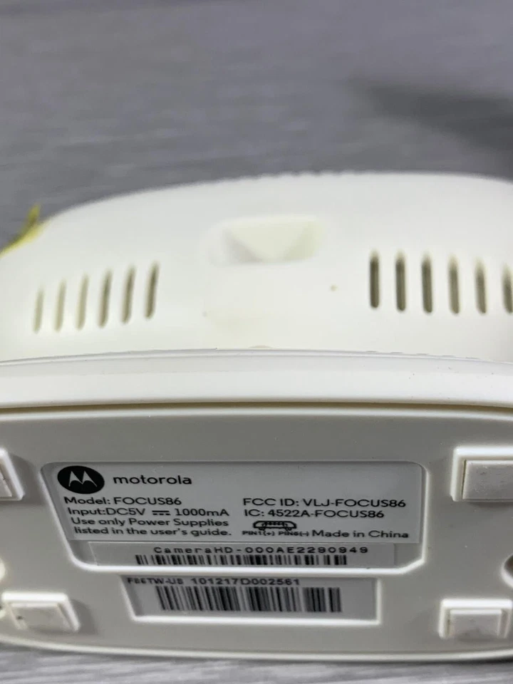 Cámara de video doméstica Motorola FOCUS86 Full HD blanca Wi-Fi visión nocturna - para piezas Foto 2 de 2