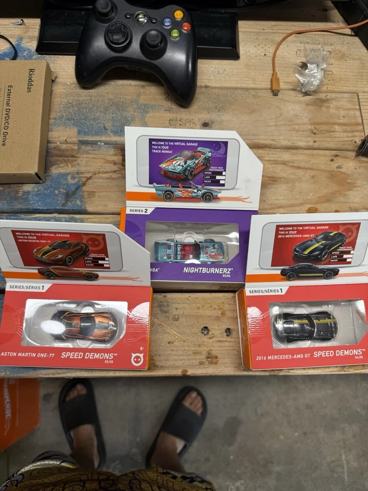 Hot Wheels ID Smart Tracks Raceway Set Toy Playset Racetrack With 3 Cars - Image 4 of 4