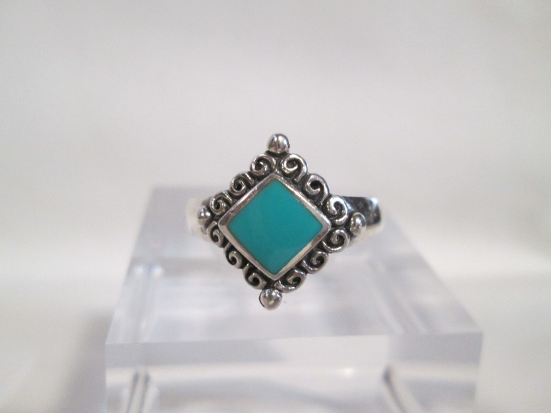Vintage Ladies Turquoise Ring