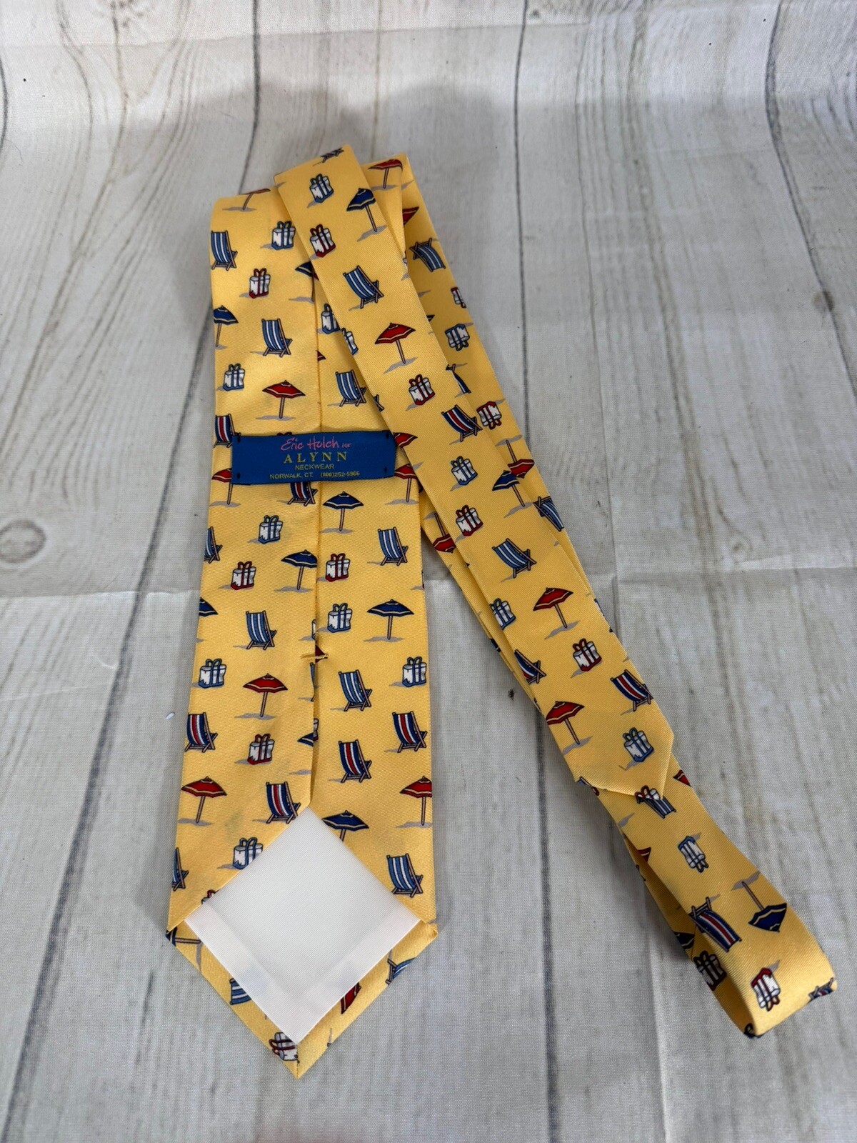 ALYNN Neckwear Men's Necktie Beach Chairs Umbrellas MADE IN USA 100% Silk Yellow