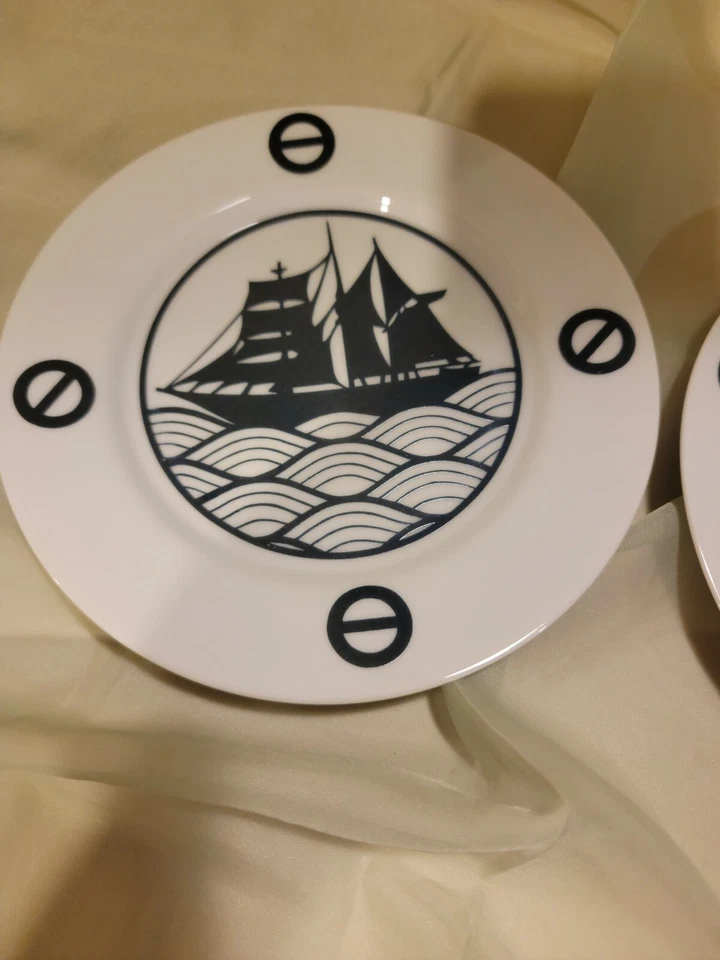 Juego de 2 Platos de Ensalada Náuticos de Porcelana Blanca Azul Marino Envíos Esenciales Japón Foto 4 de 4