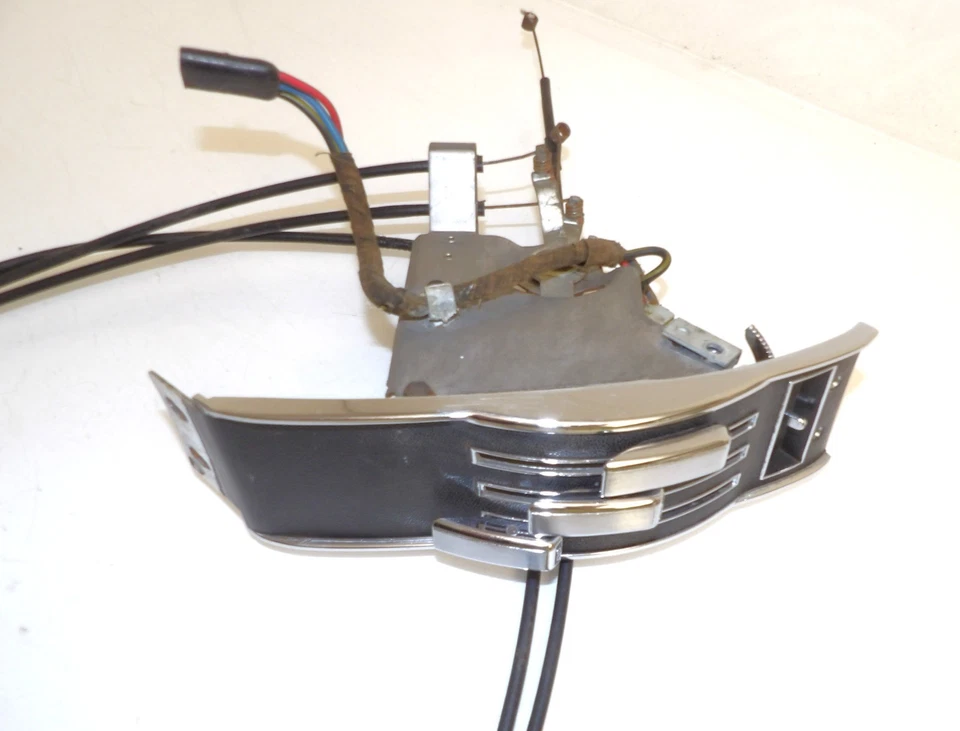 Mustang Fastback 1968 cupé convertible original tablero derecho calefacción panel de control Foto 3 de 4