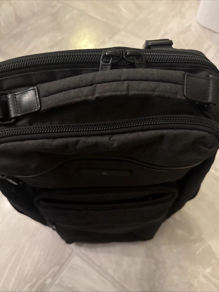 Victorinox 17 Inch Urban Rath Slim Laptop Backpack - Image 4 of 4