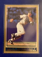1998 Topps Baseball Cards 13