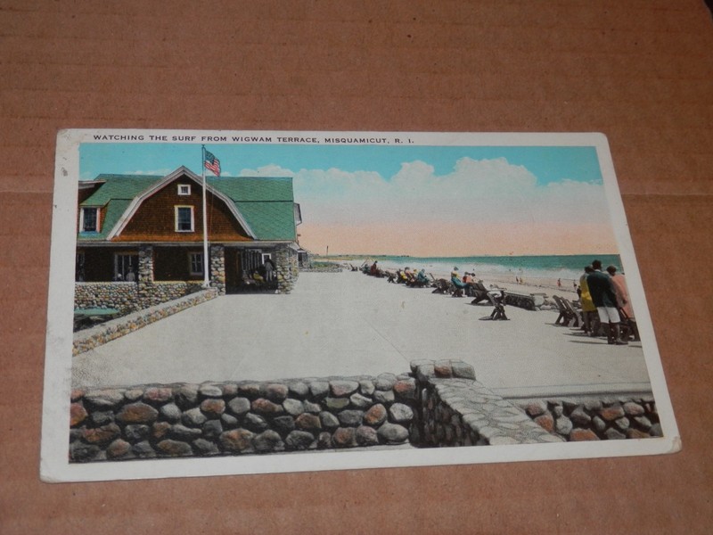 MISQUAMICUT RI - 1915-1930 ERA POSTCARD - WATCHING THE SURF FROM WIGWAM TERRACE