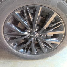 Used Wheel fits: 2020 Kia Telluride 20x7-1/2 alloy 20 spoke gloss black Grade B