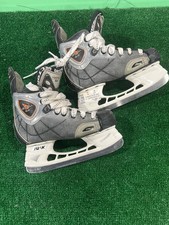 CCM Vector 6.0 Hockey Skates  Junior 2.5