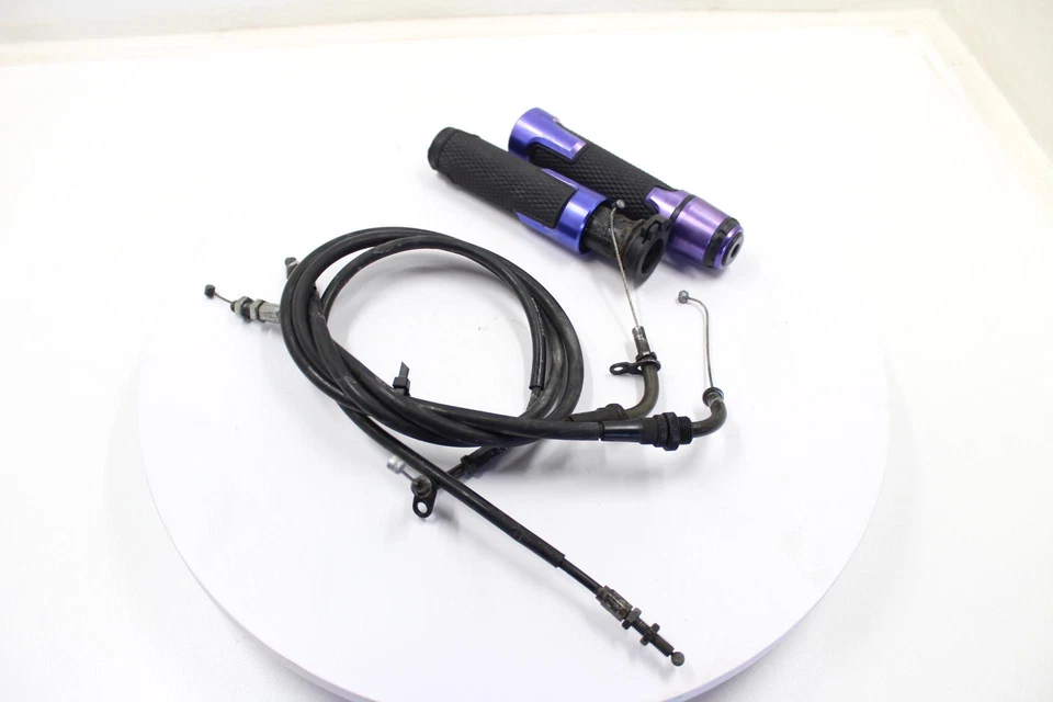 02 SUZUKI GSXR600 OEM THROTTLE CABLES LINES - Image 2 of 4