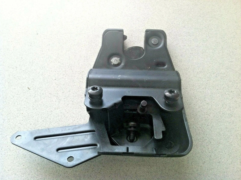 BMW 750i 750Li E65 E66 2004-2008 ~ bloqueo de la tapa del maletero ~ pieza OEM Foto 3 de 4