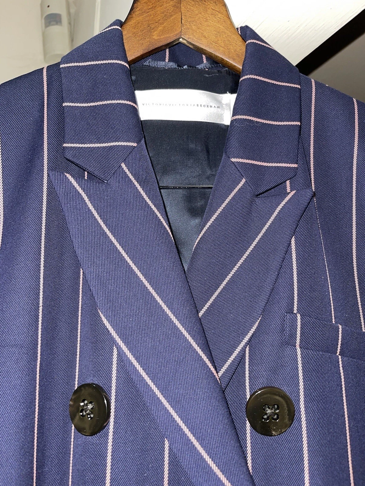 Picture 3 of 12