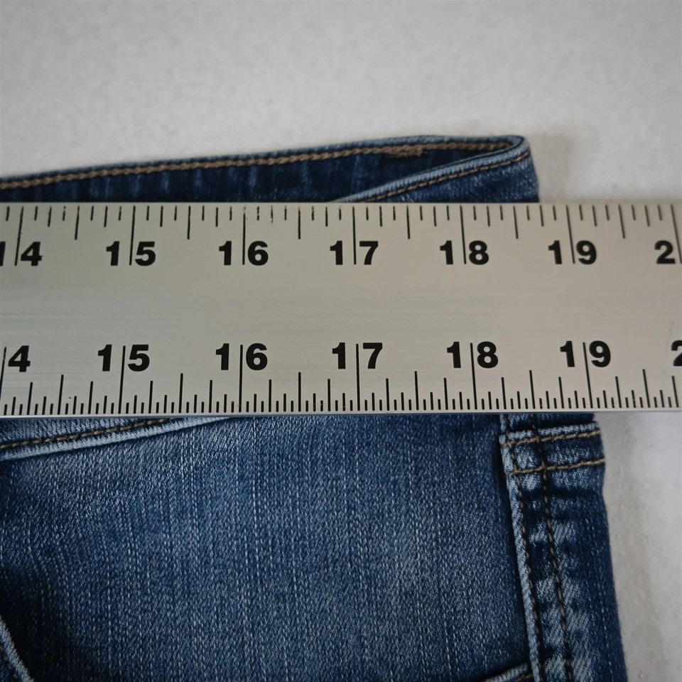 Pantalones de mezclilla para mujer Maurices 18W cortos Everflex tiro alto ajustados medio elásticos Foto 2 de 4