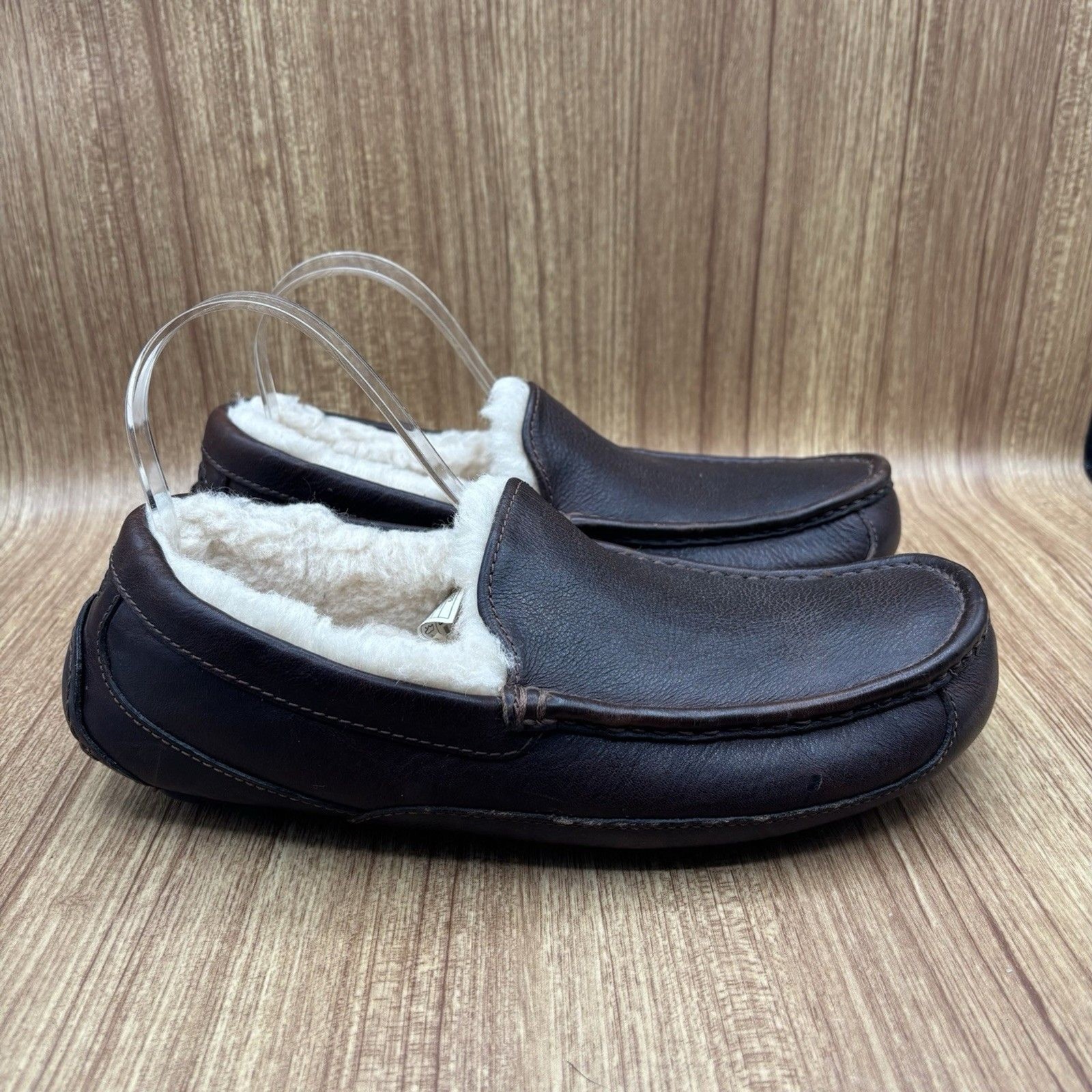 UGG Ascot Mens Size 9 Dark Brown Leather Slip On Sheepskin Slipper Loafer Shoes