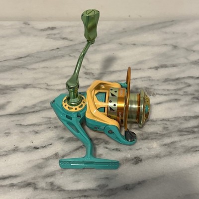 MC 2000S Macaron Finesse Spinning Fishing Reel 5.2:1 Shallow Spool Teal Exc!