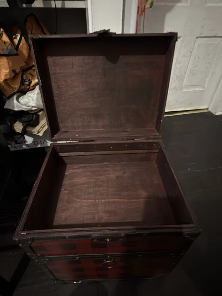 Plaid Chest/Trunk Good Condition Perfect For Fall - Image 2 of 4