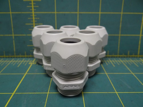 (Qty: 6) Agro M20x1.5 Cable Glands 39mm Length 24mm Hex Width 20mm OD 13mm ID - Picture 1 of 4