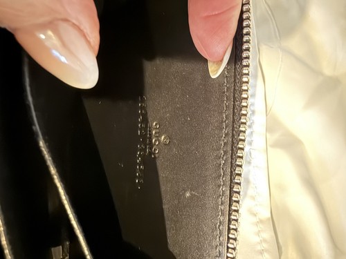 GUCCI Guccissima Black Embossed Leather Wallet Zip Around Women - Bild 6 von 7