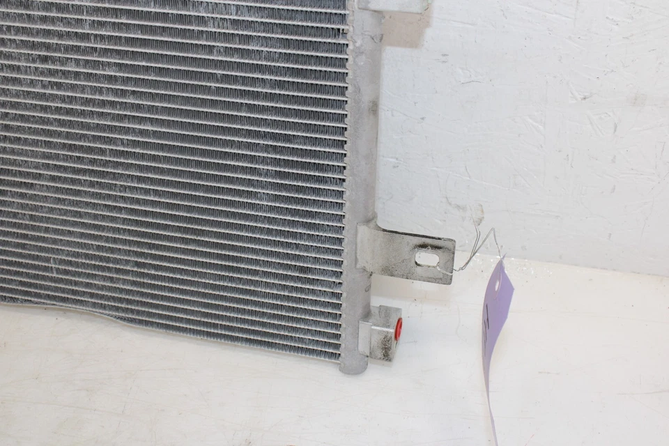 Condensador de aire acondicionado Fiat 124 Spider 2017-2019 OEM **doblado** HP65 Foto 3 de 4