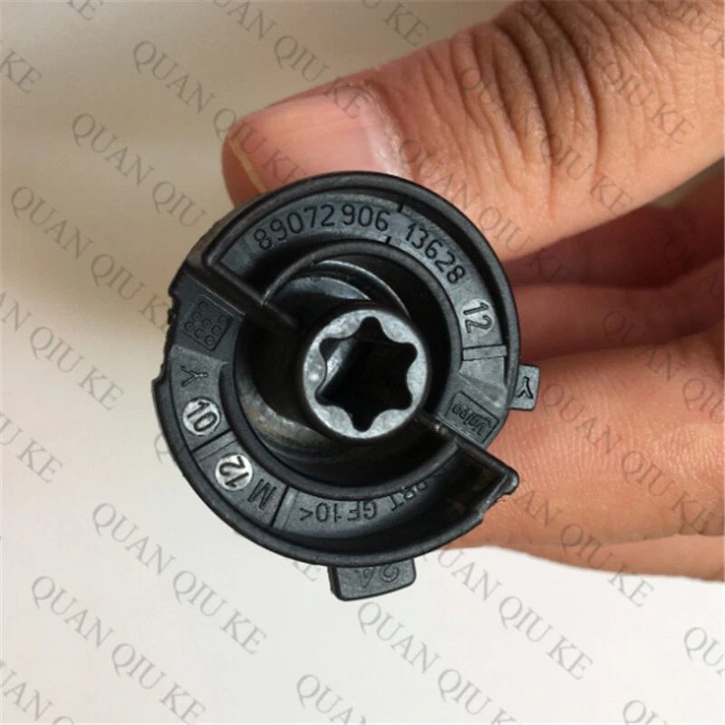 LR014111  Indicator Lamp Bulb With Seat Fit For LandRover LR4 Discovery Foto 2 de 3