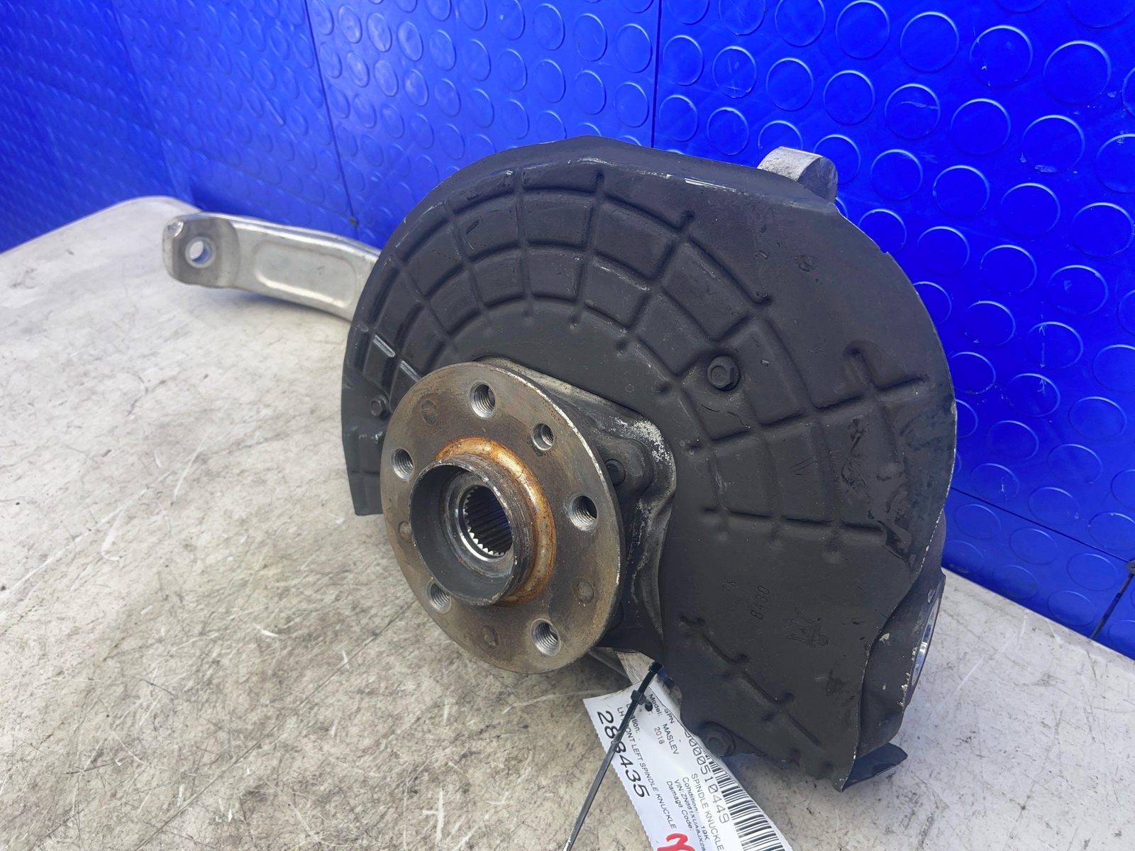 2017 2018 2019 2020 2021 MASERATI LEVANTE FRONT LEFT SPINDLE KNUCKLE WHEEL HUB