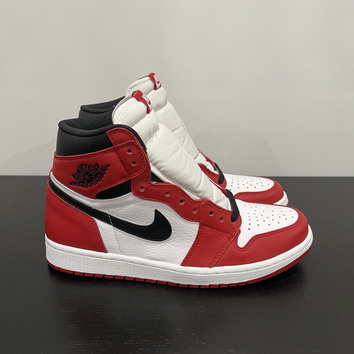 Nike Air Jordan 1 Retro High OG 'Chicago' 2015 Varsity Red Nike Air Jordan 1 Retro High OG 'Chicago' 2015 Varsity Red