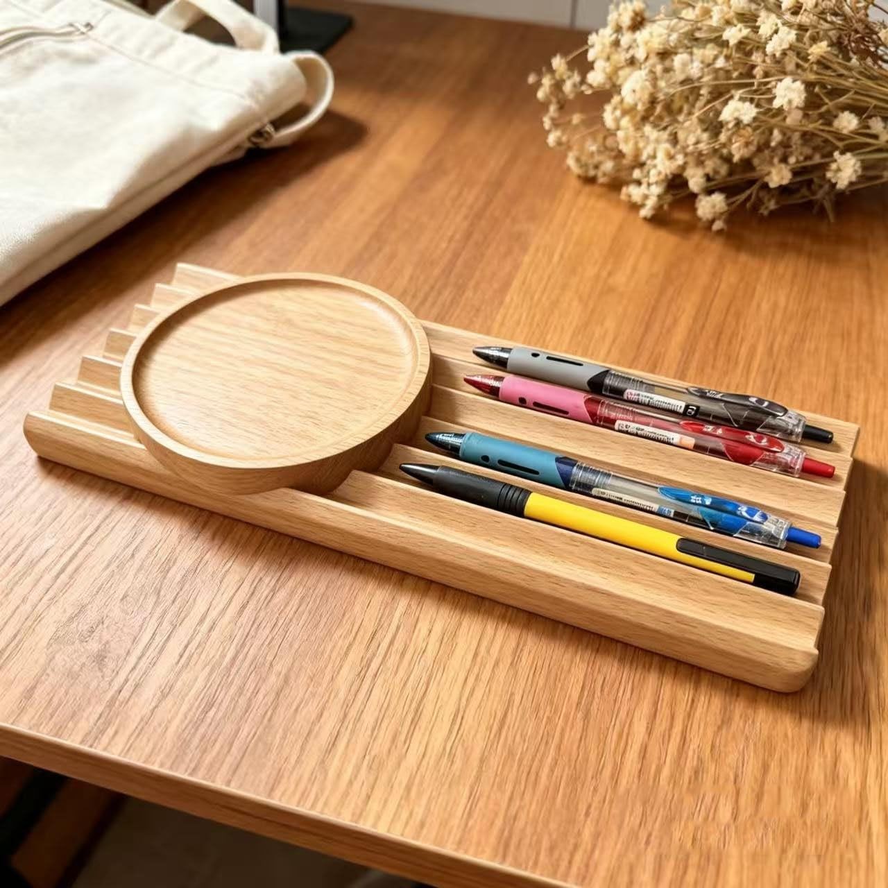 Organisateur de stylos en bois marron artisanal, plateau chaleureux inspiré de la nature