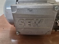 SEW-EUROTHERMDRIVE WF10-DT56L4 GEARMOTOR 3 PHASE 1600/27RPM.
