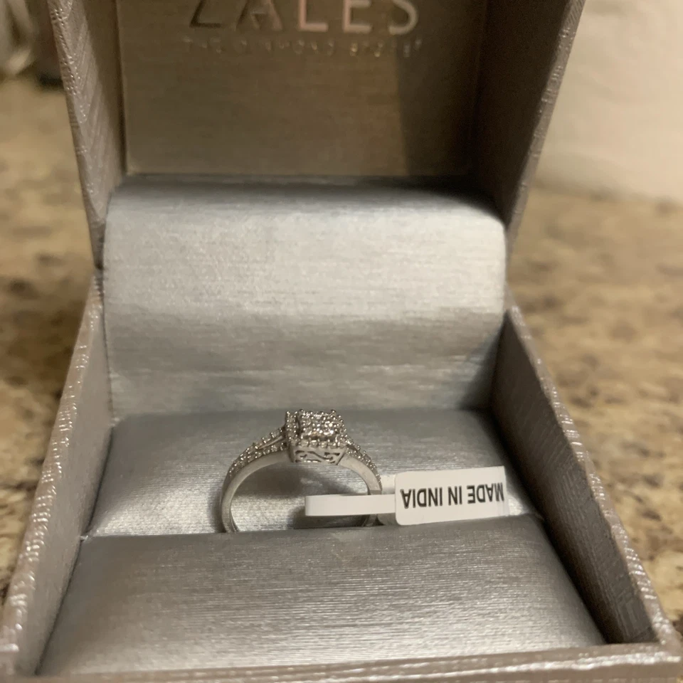 Zales 1/4 CT. T.W. Quad Princess-Cut Diamond Frame Bridal Set in Sterling Silver - Image 4 of 4