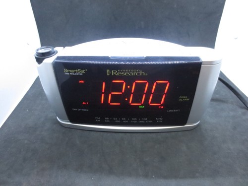 Emerson Research Smart Set CKS3516 Alarm Clock Radio w/ Working Time Projector