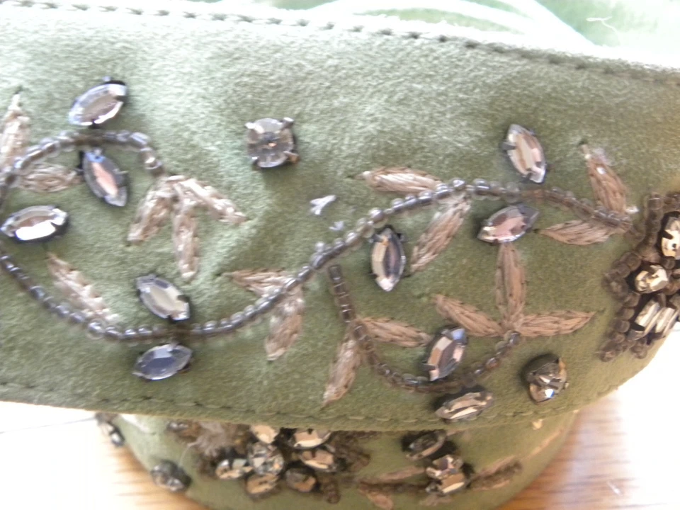 Cinturón de gamuza verde con cuentas Double D Ranch de 30" a 34" Foto 3 de 4