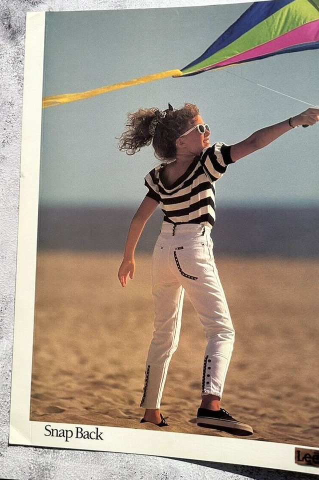 Lee Jeans Snap Back AD Store Display Poster 1990's 24 x 37 Girl Flying Kite - Image 3 of 4