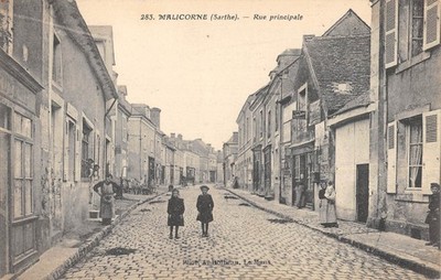 Old postcard 72 MALICORNE / MAIN STREET