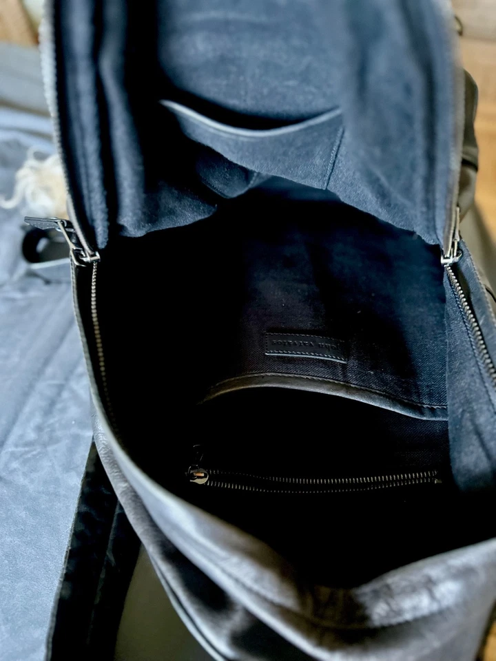 John Varvatos ⭐️ Mochila Hombre Cuero Negro Excelente Estado Foto 3 de 4