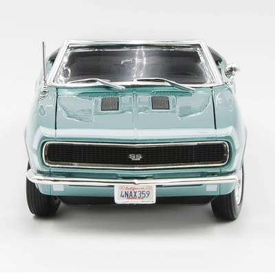 Maisto 1967 Chevrolet Camaro SS396 1:18 Diecast Car for sale
