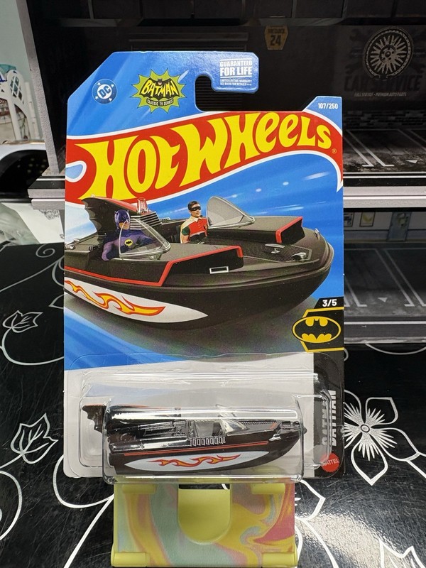 2026 Hot Wheels 1966 Bat Boat  Batman Black 107/250