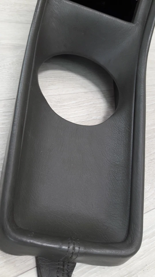 Porsche 911 930 G-Modell exklusiv Vollbeledert Mittelkonsole grau - Bild 2 von 4