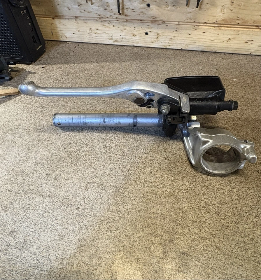 Palanca de freno delantera derecha Honda VFR 800 2003 Interceptor OEM Foto 4 de 4