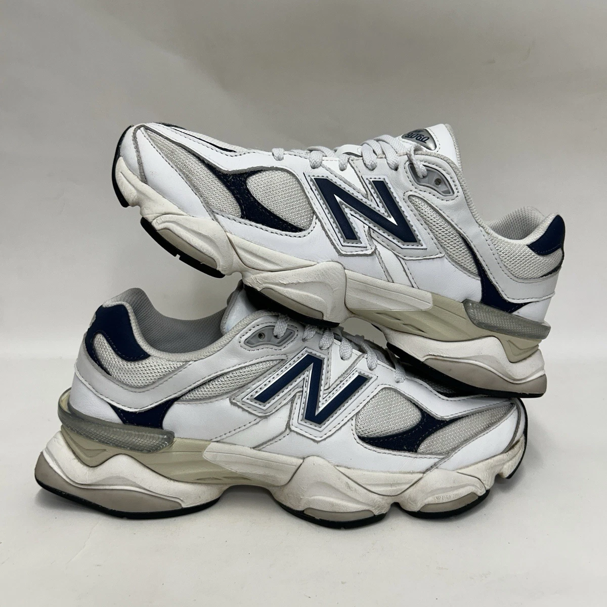 Preços baixos em New Balance 9060 White Navy | eBay