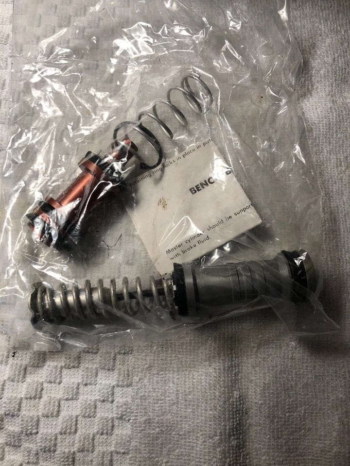 NOS 1973-74 Lincoln 1973-77 Ford Thunderbird Master Cylinder Repair Kit - Image 3 of 4