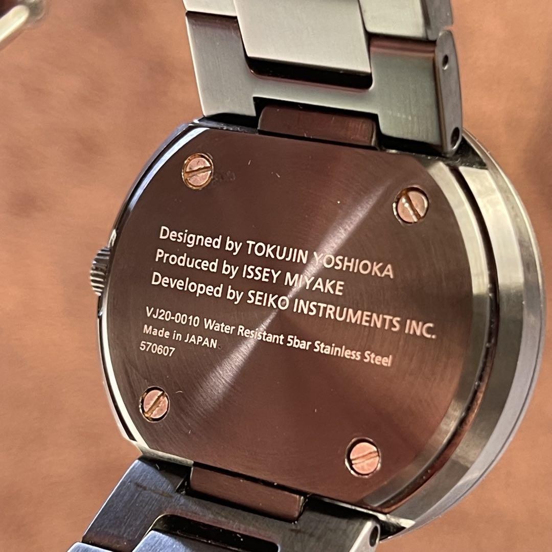 ISSEY MIYAKE TO Series VJ20-0010 Black Wristwatch Analog Round