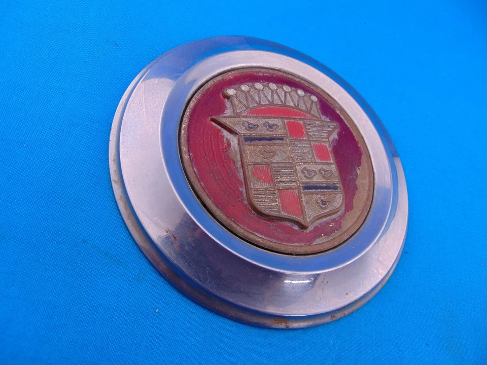 1941 1942 Cadillac Fender Skirt Emblem Part Series 60 62 75 Missing Mounting Bar - Image 2 of 4