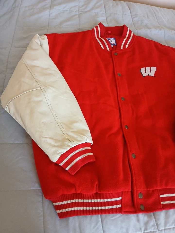 VINTAGE Wisconsin Badgers Red Wool + Leather Varsity Jacket XL Great Condition  - Image 2 of 4
