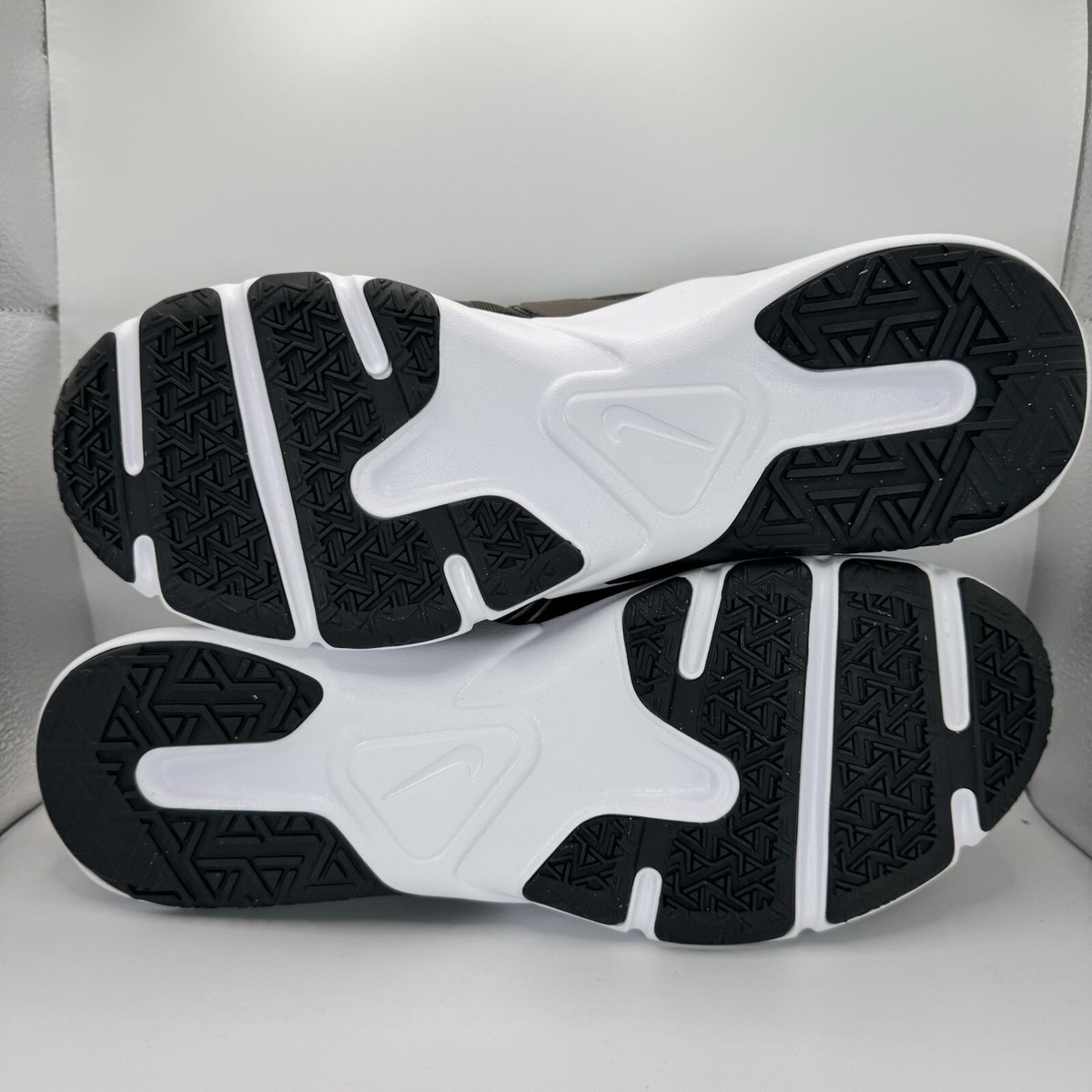 Size 12 - Nike Legend Essential 2 Cargo Khaki Mens Preowned Nike Legend Essential 2  main image 2