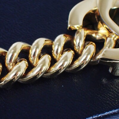 最終お値下げ！anuke motif chain bracelet CHANEL CC Logo Turn Lock Motif Chain Bracelet Bangle 95A GHW