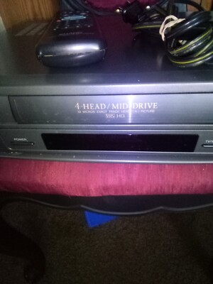 Sharp VCR 4 Head / Mid-Drive  VC A542 - WORKS